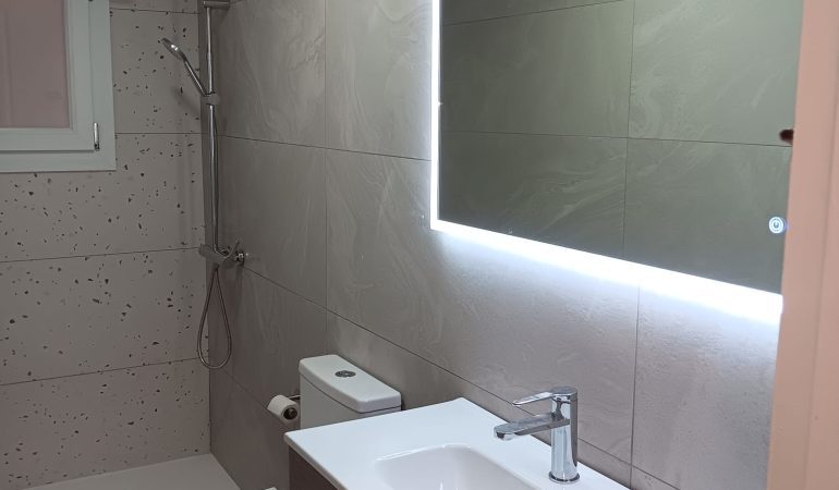 Reformes pladur girona bany acabat -Solucions Integrals KJA